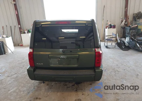 2006 Jeep Commander из США, поврежденный, VIN 1J8HG48K76C332318